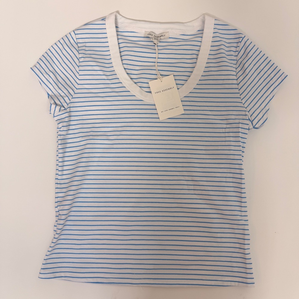 Free Assembly Blue White Striped Scoop Neck Short Sleeve T-Shirt Medium NWT